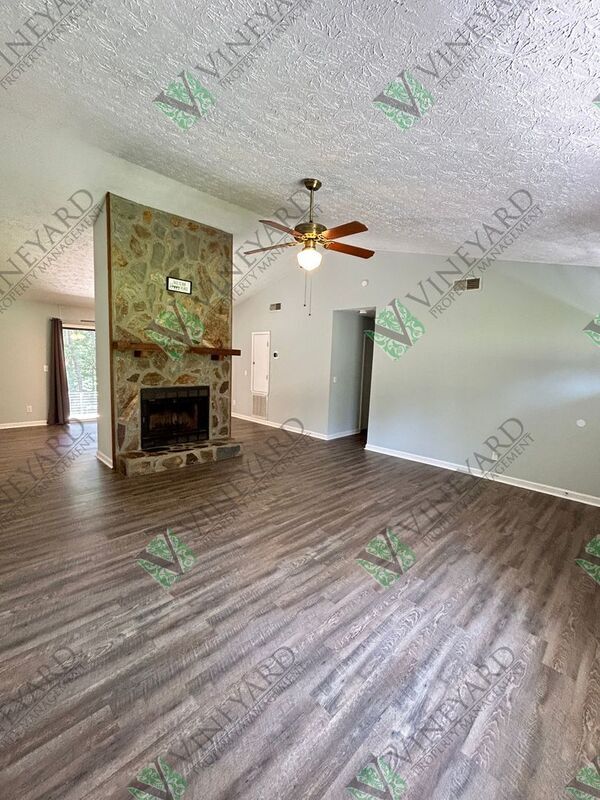 Building Photo - 351 Knollwood Lane