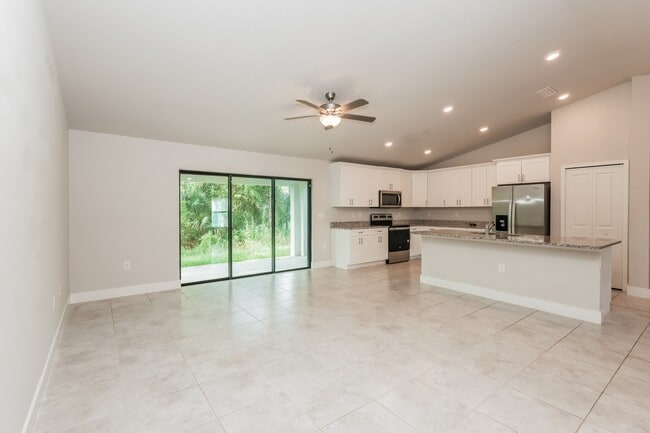 Building Photo - 2509 18th St W