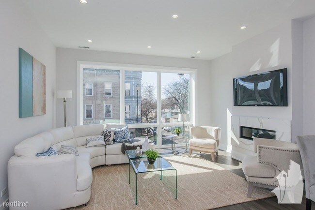 Foto del edificio - 2828 W Belmont Ave