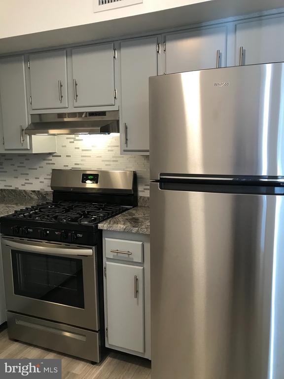 Foto del edificio - 6113 Hilltop Dr