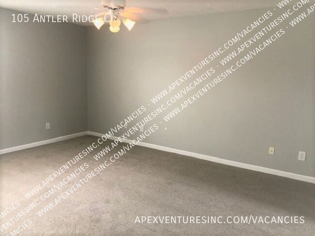 Building Photo - 105 Antler Ridge Cir