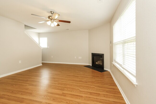 Foto del edificio - 8525 Emerald Fern Way