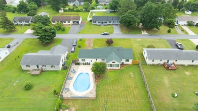 Building Photo - 641 Adams Dr