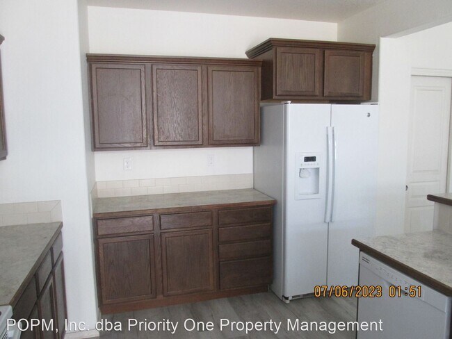 Foto del edificio - 4 br, 2.5 bath House - 15542 Jefferson Ave