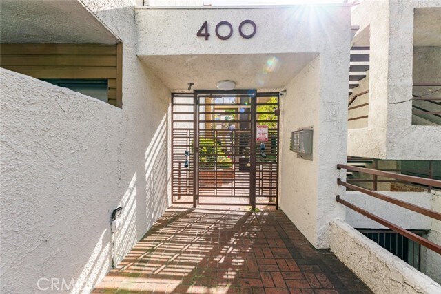 Foto del edificio - 400 N Louise St