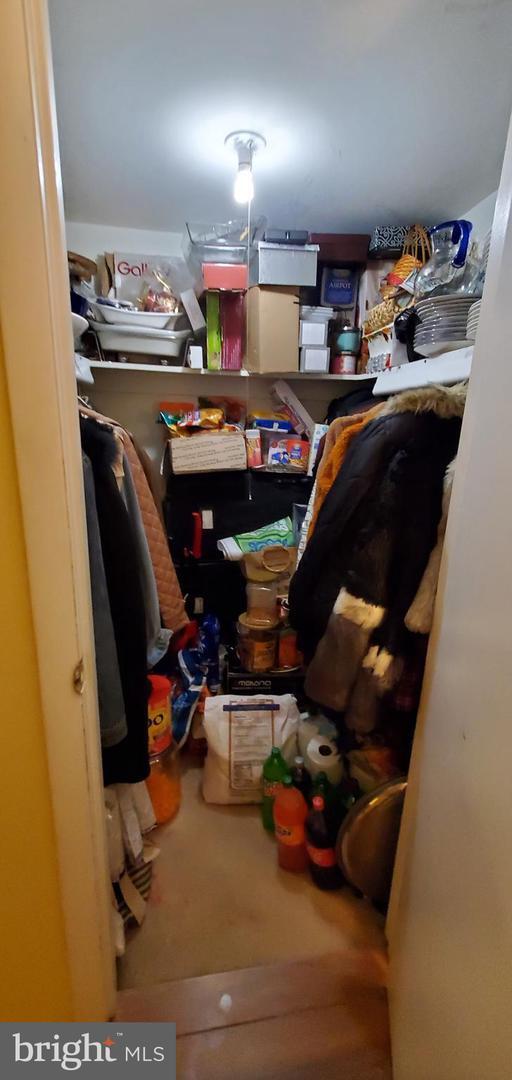 Building Photo - 8200 Shady Spring Dr