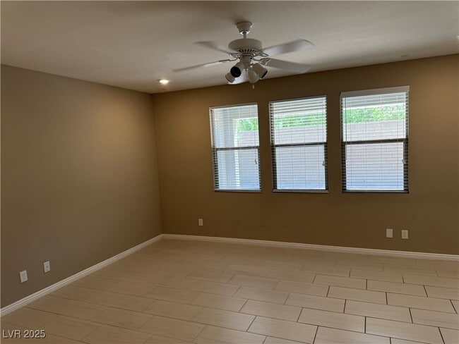 Building Photo - 921 Riverlawn Pl