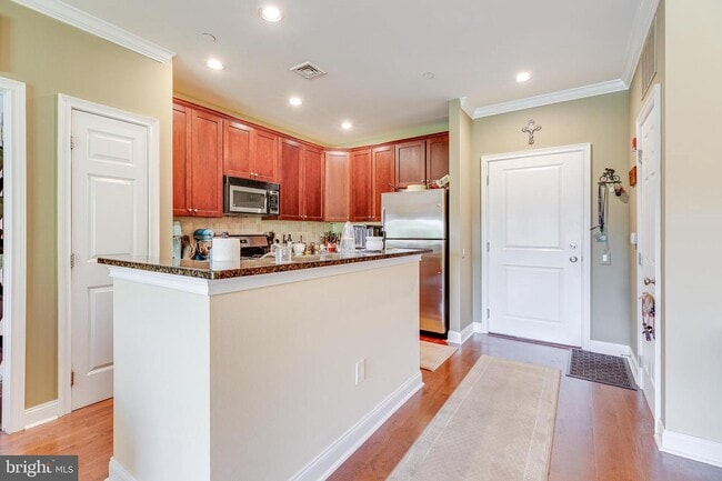 Building Photo - 500 Admirals Way