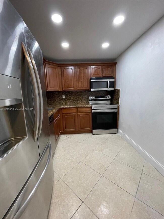 Foto del edificio - 9143 SW 77th Ave