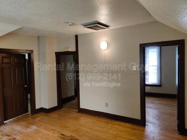 Foto del edificio - 2500 17th Ave S