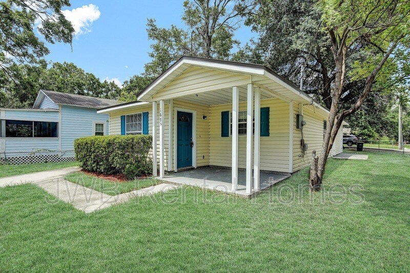 Foto principal - 1675 W 1st St