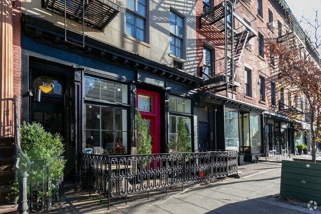 Foto del edificio - 160 9th Ave