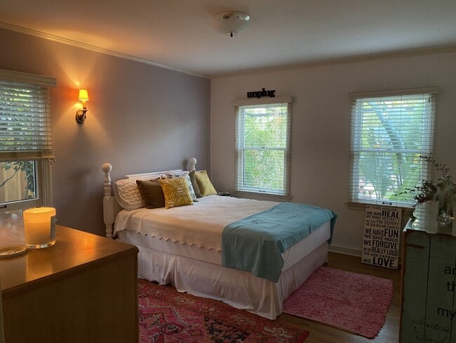 Building Photo - 1136 Cordova Ave