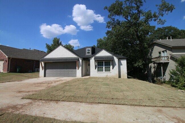 Building Photo - New Build: 3 Bed 2 Bath In Quiet Neighborhood