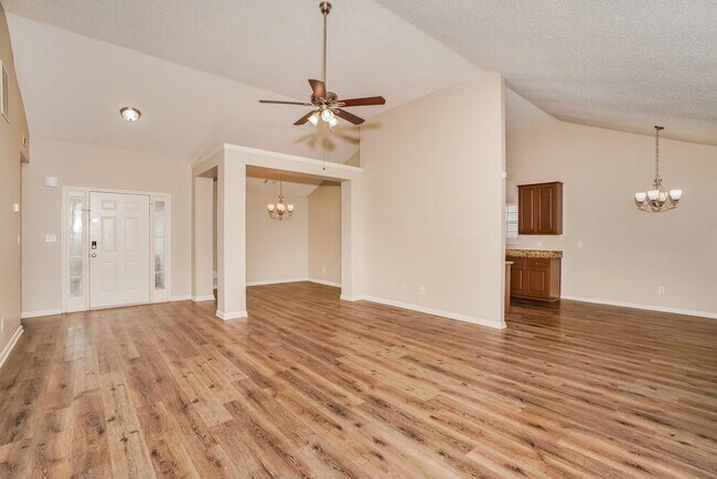 Foto del edificio - 824 Summit Park Trail