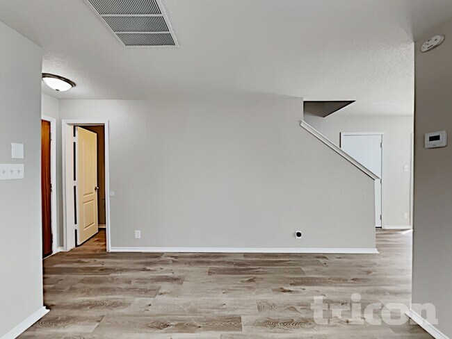 Foto del edificio - 8034 Cavern Hill