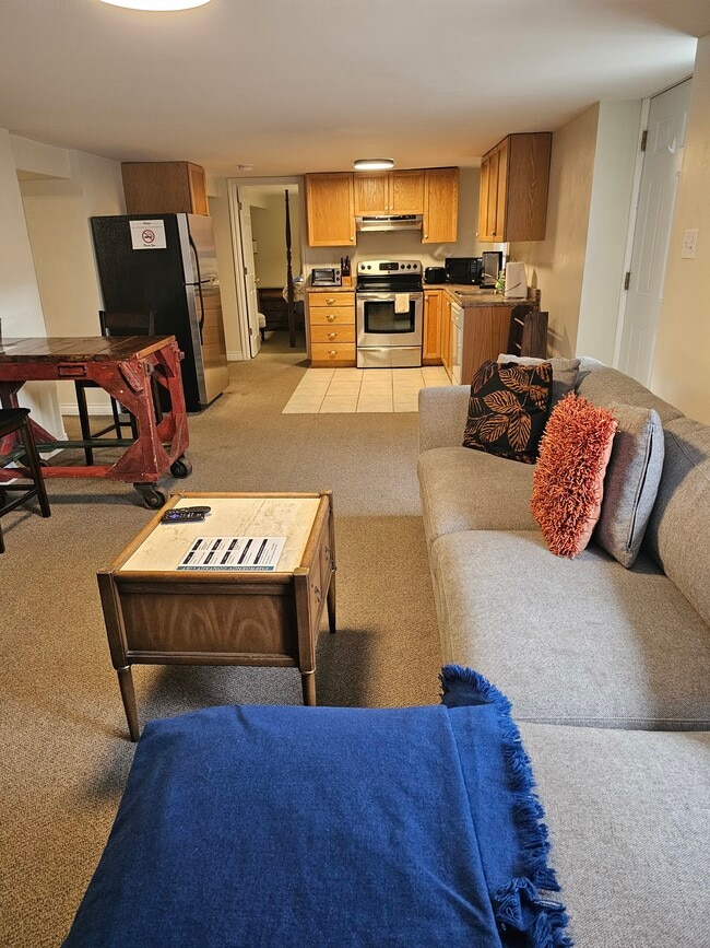 Building Photo - 38B Rockhaven Dr