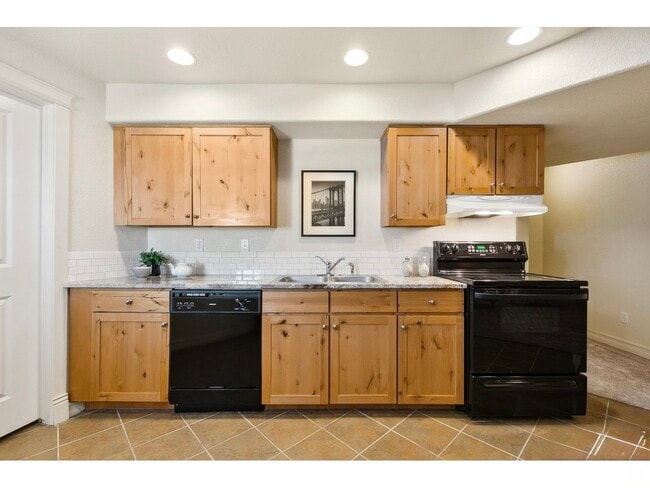 cocina - 1005 Laporte Ave