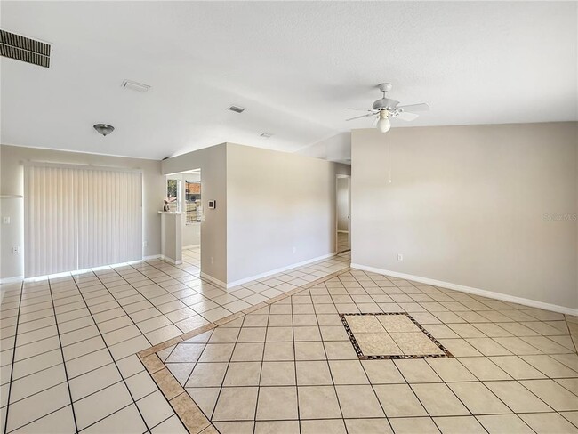 Foto del edificio - 518 Providence Blvd