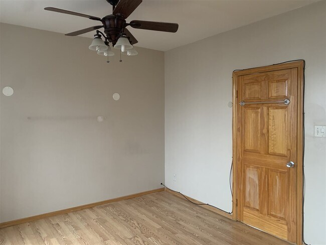 Building Photo - 160 McAdoo Ave