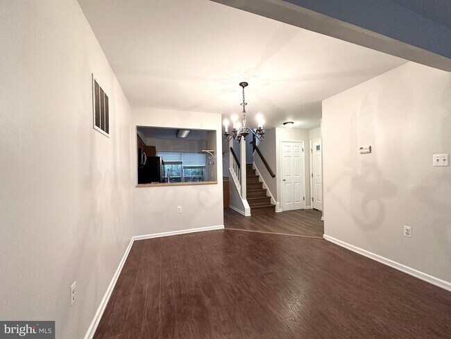 Foto del edificio - 5700 Medallion Ct