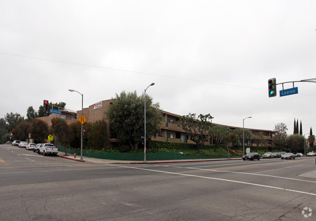 Building Photo - Encino Plaza Apartments