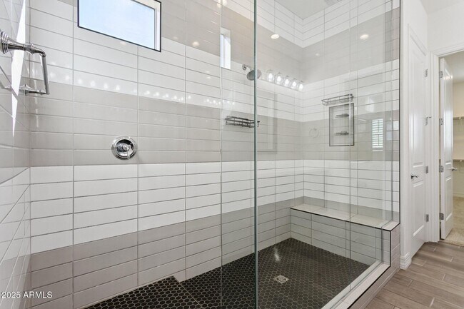 Foto del edificio - 11249 N Blakely St