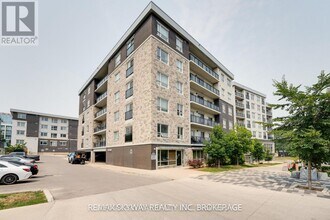 Building Photo - 275 Larch St