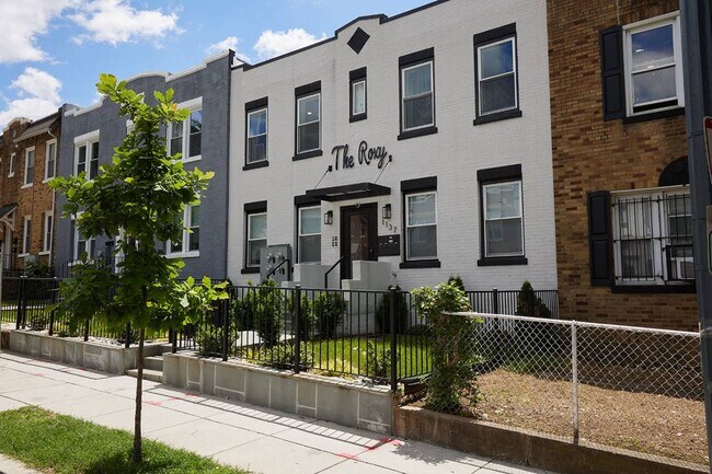 Building Photo - 1137 Owen Pl NE