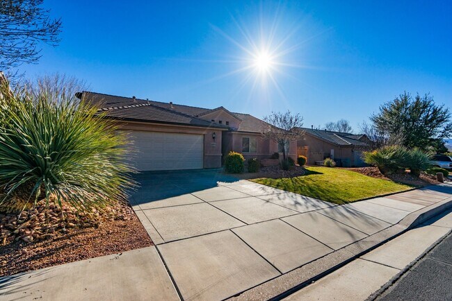Foto del edificio - Beautiful 3 Bedroom Home Near Snow Canyon Parkway