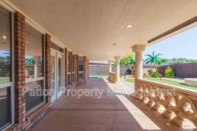 Foto del edificio - 6910 Logan Pl
