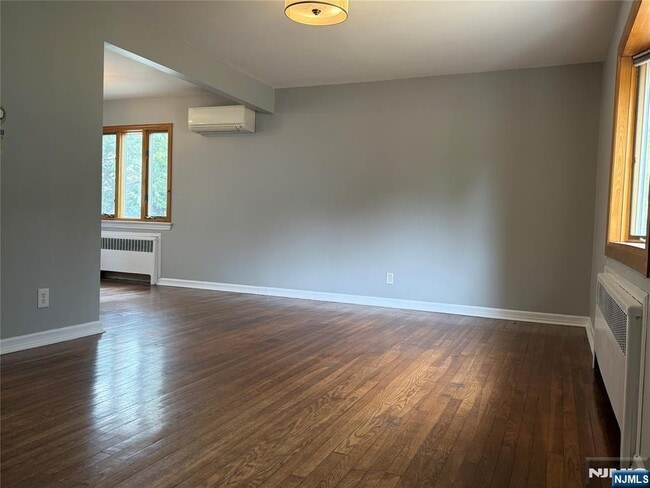 Building Photo - 447 Berkshire Rd