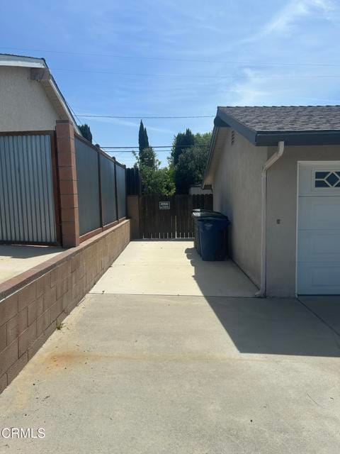 Building Photo - 626 Malat Dr