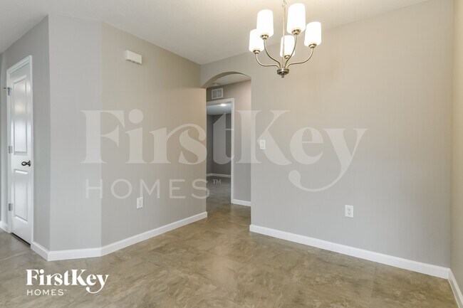 Building Photo - 662 Lindbergh Wy