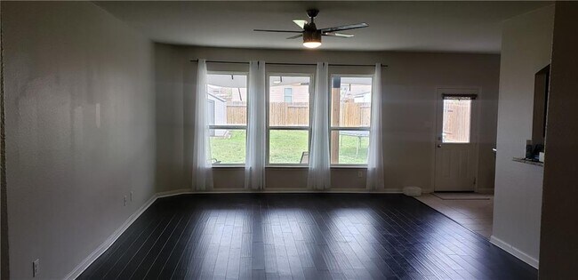 Building Photo - 120 Millers Loop