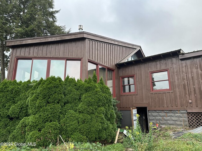 Building Photo - 1527 Van Antwerp Rd