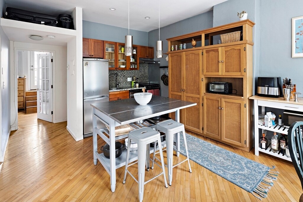 Foto principal - 110 W 3rd St