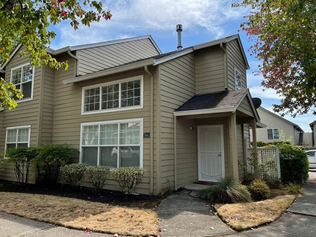 Beautiful and Well Maintained 2 Bed and 2.... - Beautiful and Well Maintained 2 Bed and 2.... House