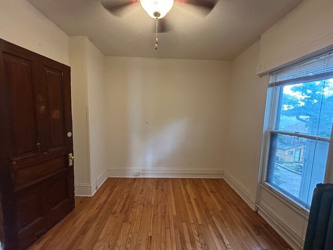 Building Photo - 315 N Pinckney St