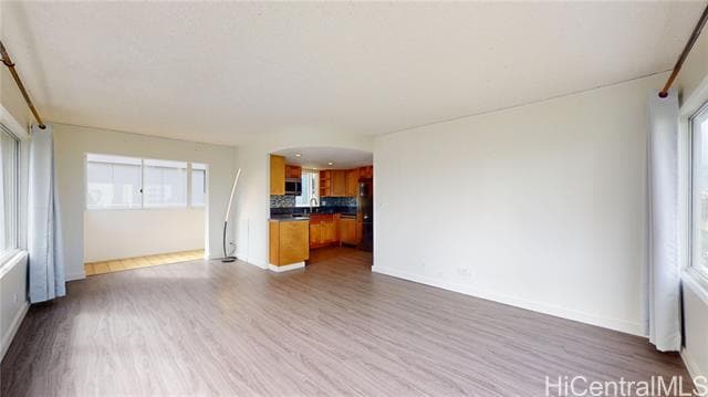 Building Photo - 2547 Ala Wai Blvd