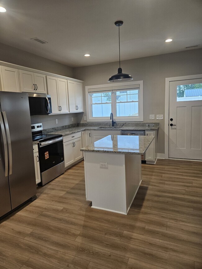 Building Photo - 77 Shelor Dr
