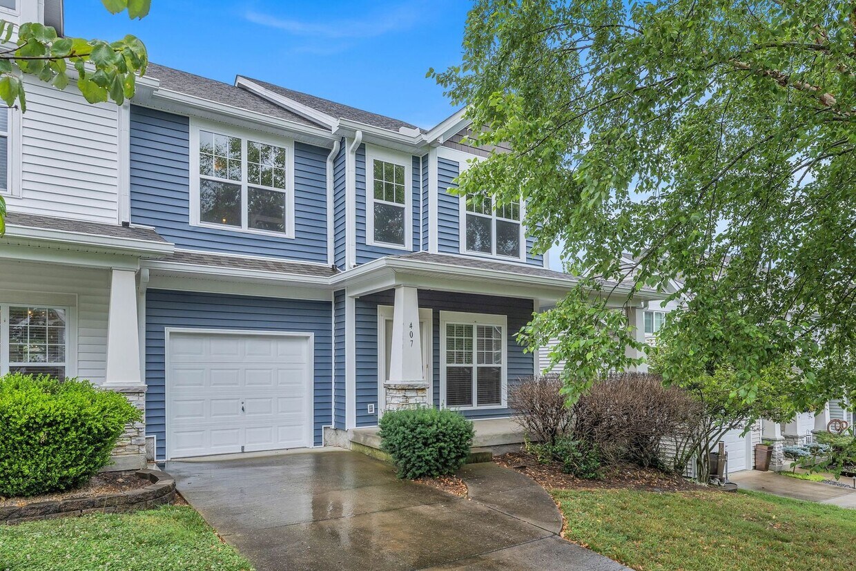 Primary Photo - Spotless 3BR/2.5BA townhome, adjoining Syl...