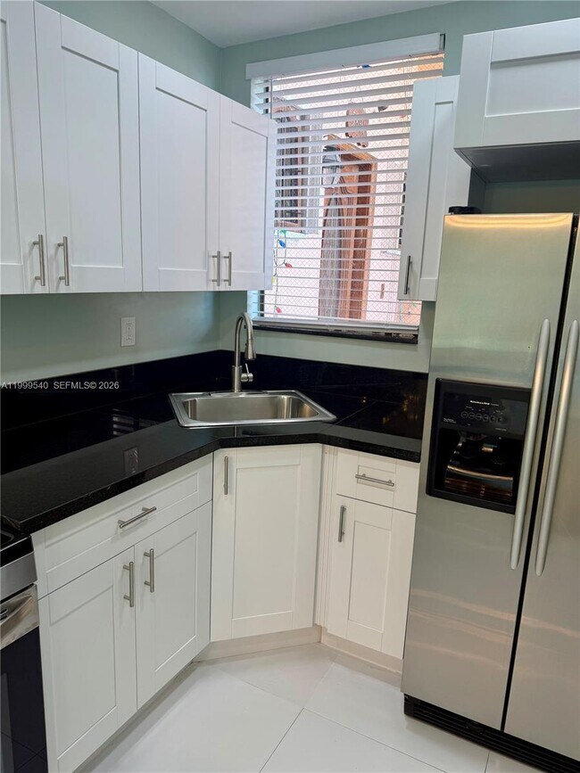 Foto del edificio - 5888 W 25th Ct