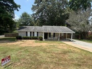 Building Photo - 600 Houston Dr