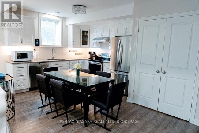 Photo du bâtiment - 24 Abbott Pl