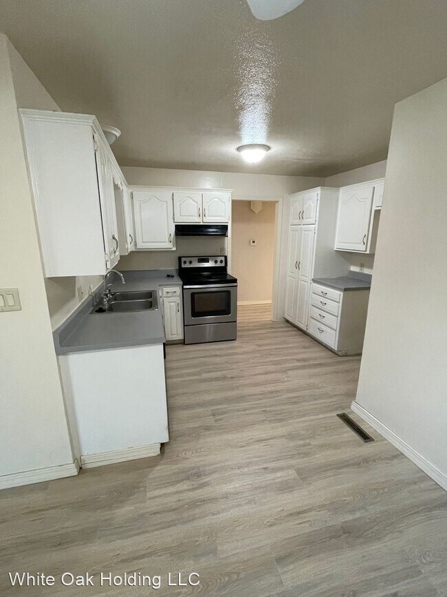 Building Photo - 3 br, 2 bath House - 3568 S. Dollison