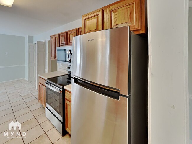 Foto del edificio - 1728 Russet Woods Ln