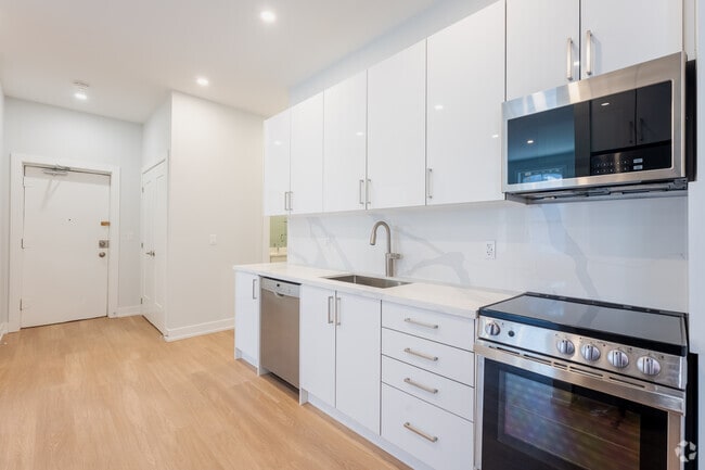 2 chambres, 1 salle de bain - 673 pi² - Cuisine - 592-596 Church St & 67-71 Gloucester St