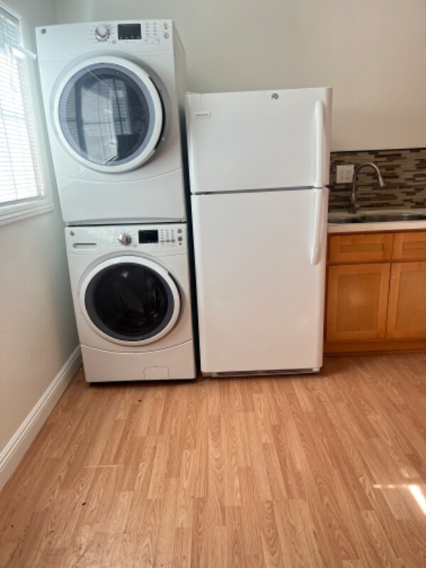 Foto del edificio - 814 S Daniel Way