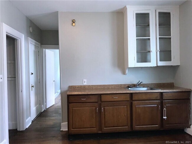 Building Photo - 88 Anthony St